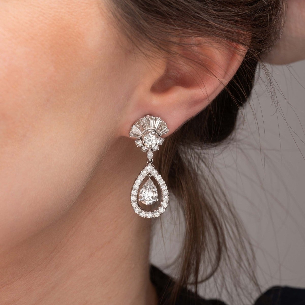 Pendants d'oreilles en or blanc, platine et diamants - Castafiore