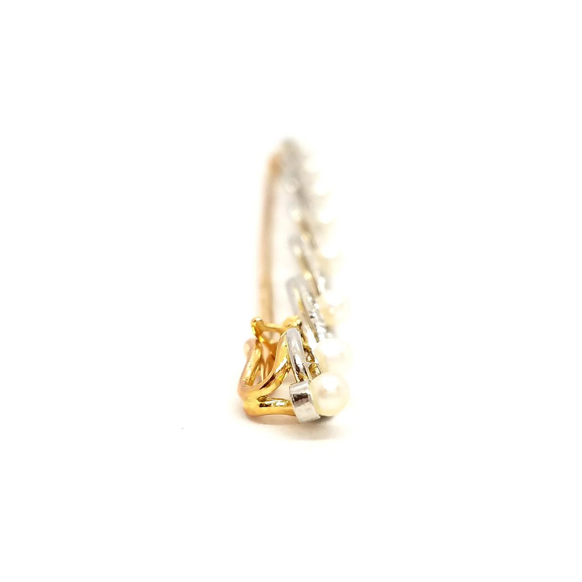 Art Deco brooch in 2 golds set with diamonds and pearls