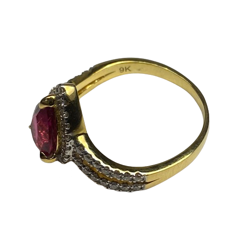 Entourage Ring in yellow gold, rubellite Tourmaline, and diamonds