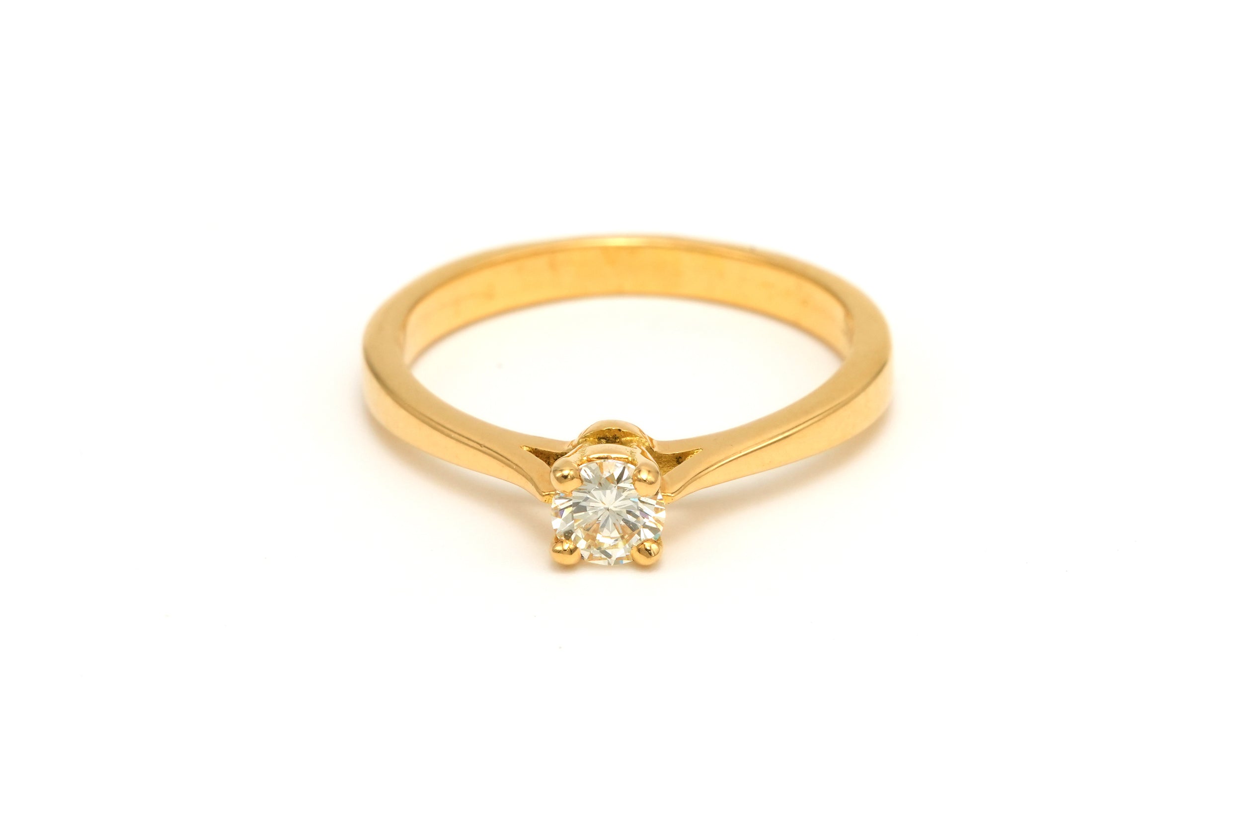 Bague Solitaire en or jaune et diamant