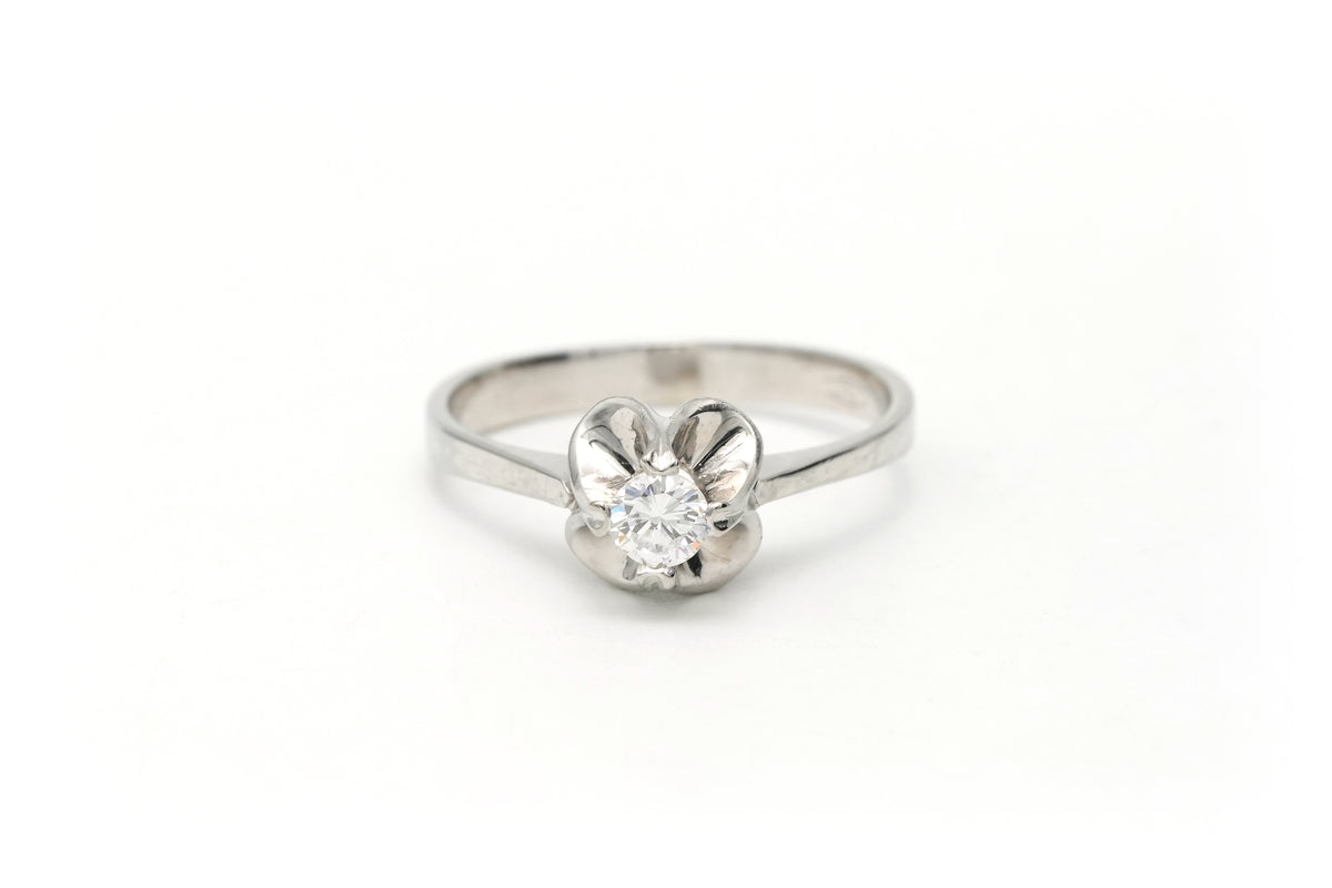 Bague Solitaire en or blanc et diamant