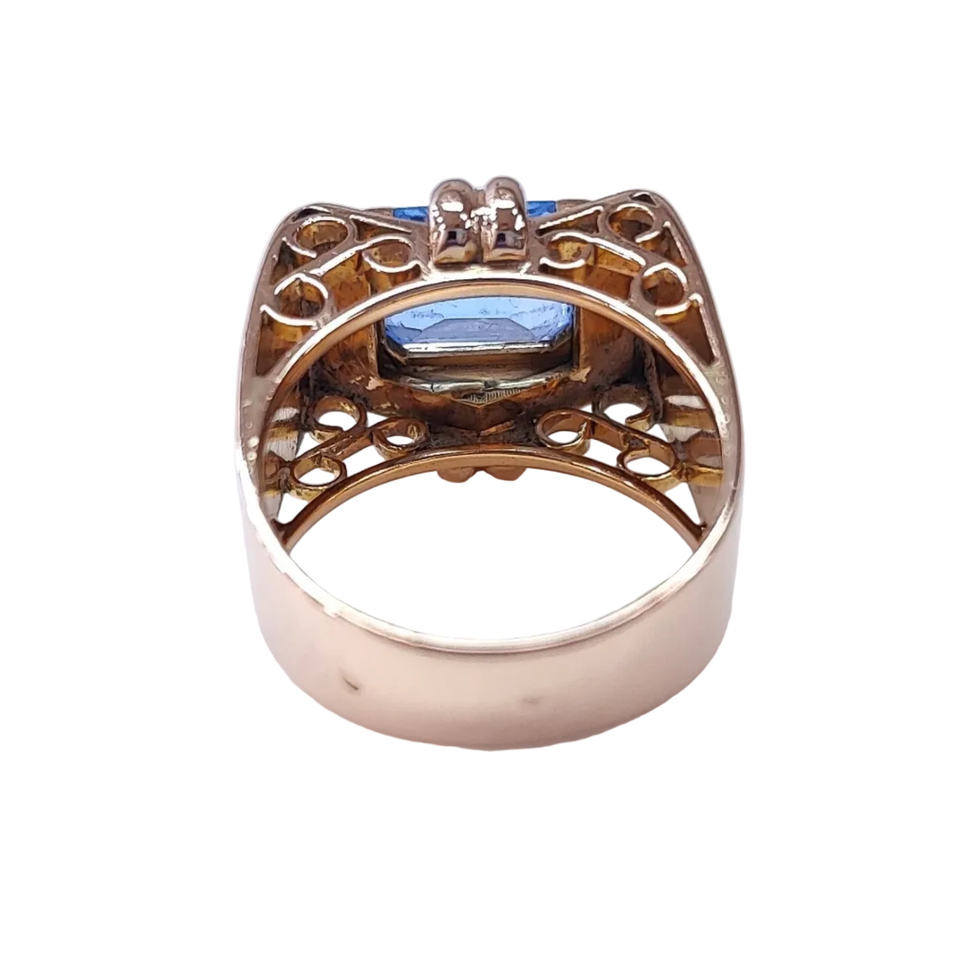 Ring Gold and aquamarine tank