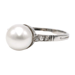 White Gold Solitaire Ring with a Pearl and Diamonds