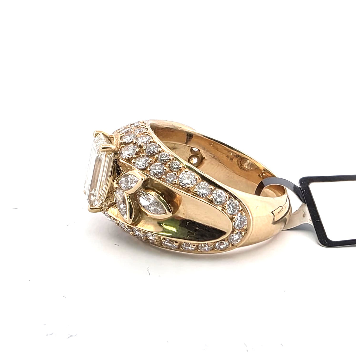 Bague en or jaune et diamants