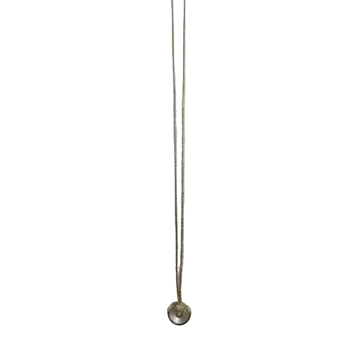 Collier Pendentif CARTIER Amulette en or blanc, nacre et diamant