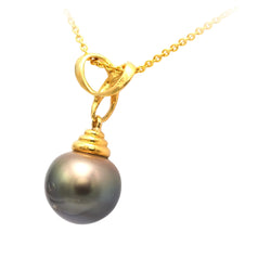 Yellow Gold and Pearl Pendant