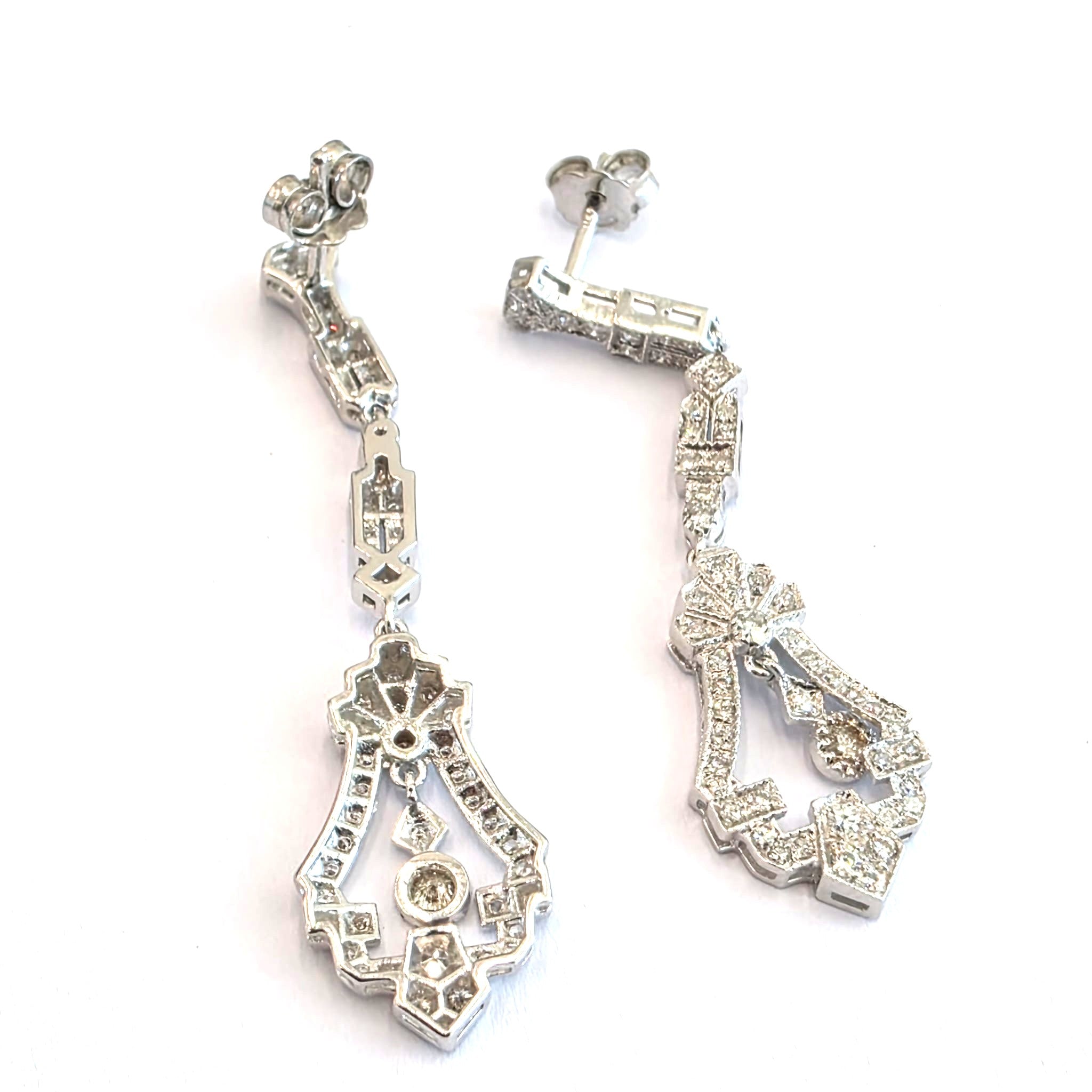 18-karat white gold Art Deco earrings with diamonds