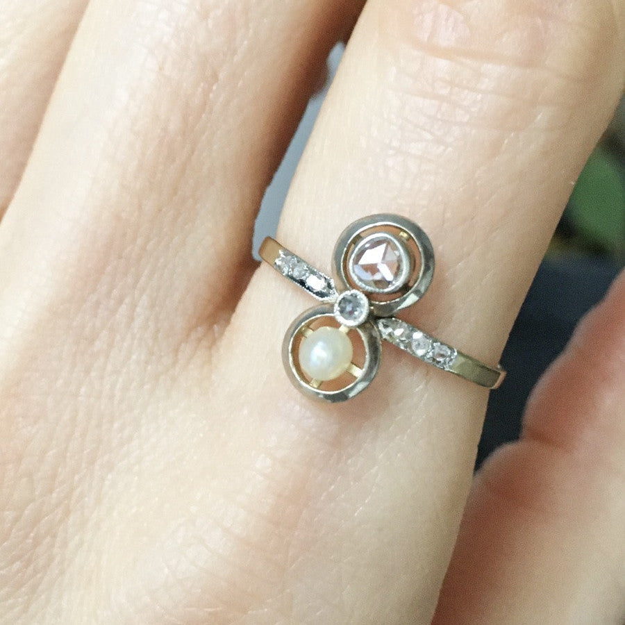 Bague Toi & Moi en or jaune, platine, perle et diamants