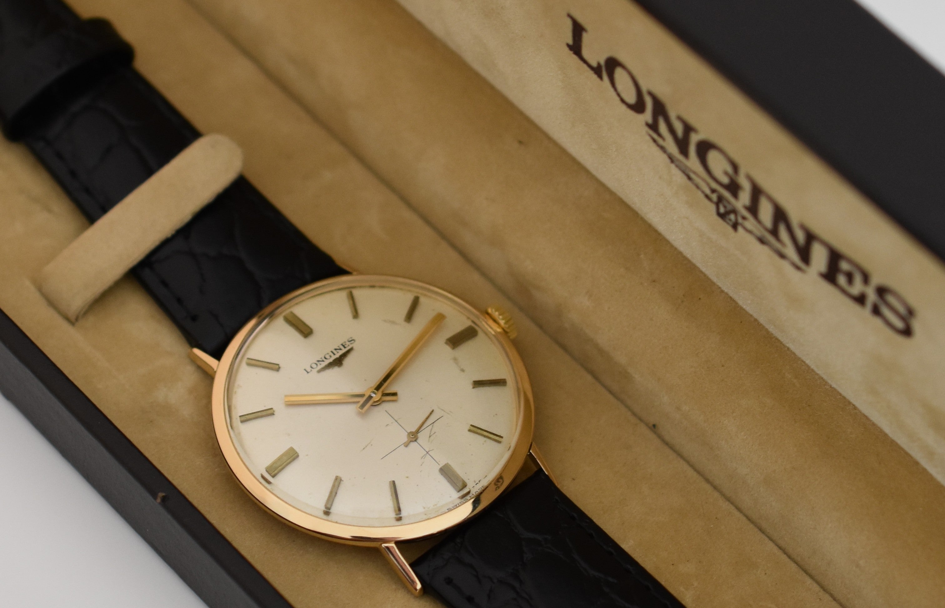 Longines "Classic Man", Calibre mécanique 420, or jaune 18 carats 750/000, Circa 1968