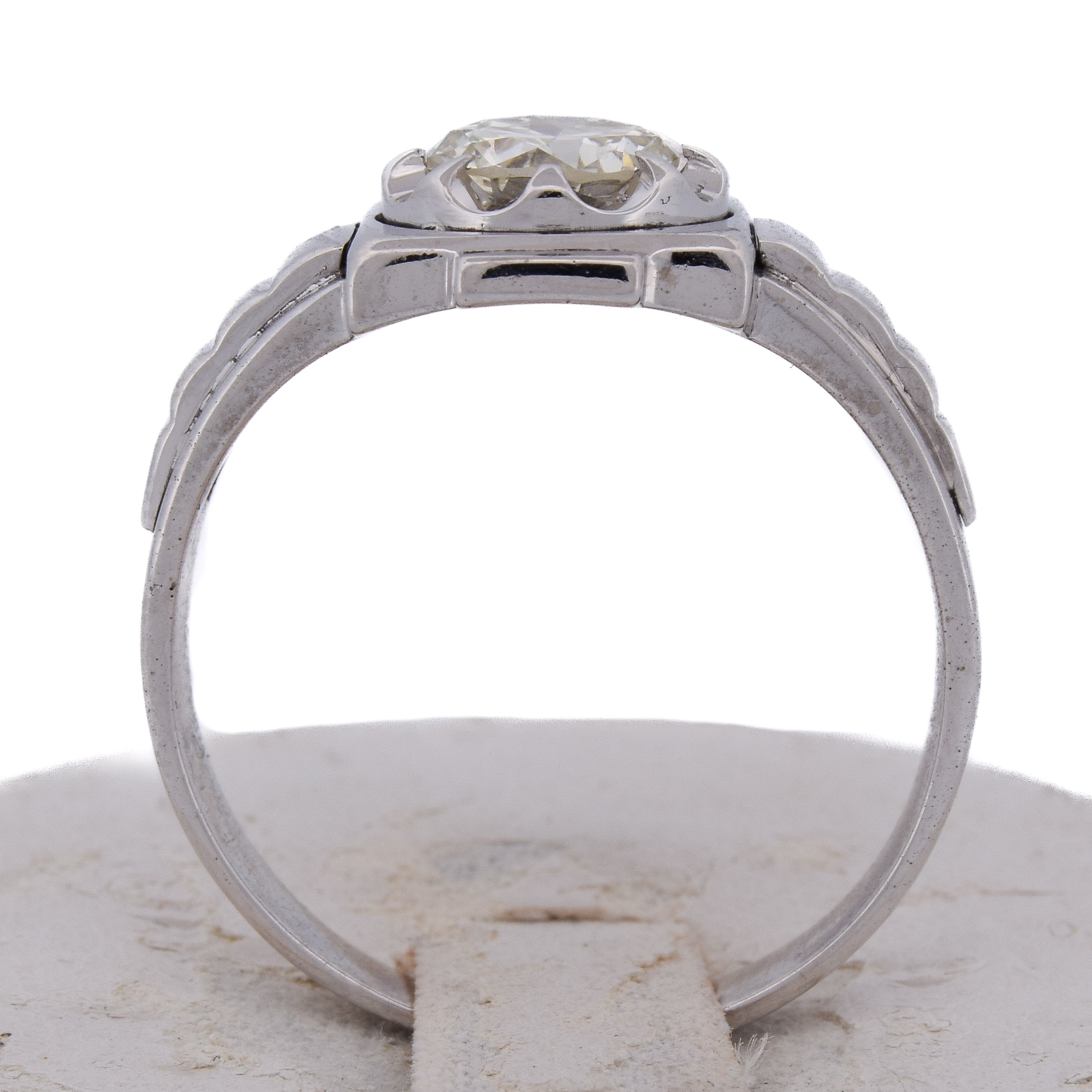 White gold and diamond Ring