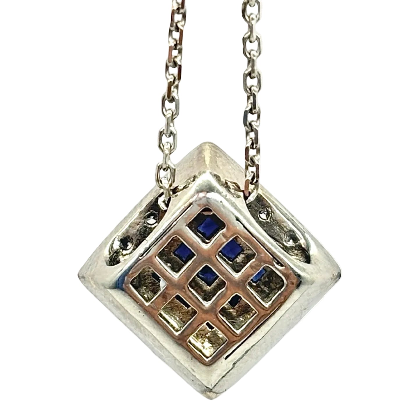 Collier Pendentif en or blanc, saphirs et diamants