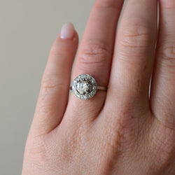 Entourage Ring in White Gold and Diamonds