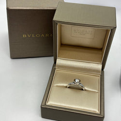 BULGARI "Incontro D'Amore" Solitaire Ring in platinum and diamonds