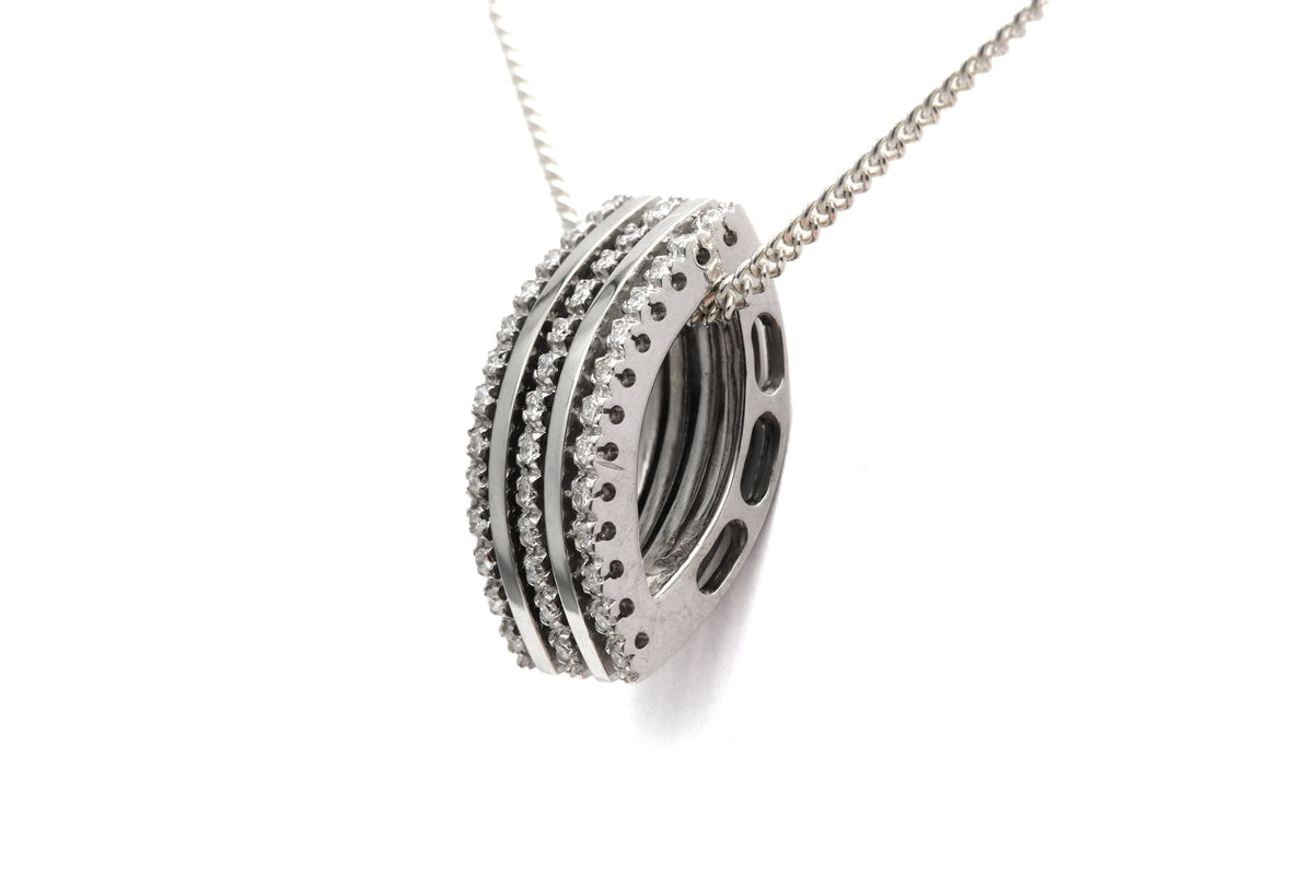 Pendentif en or blanc et diamants