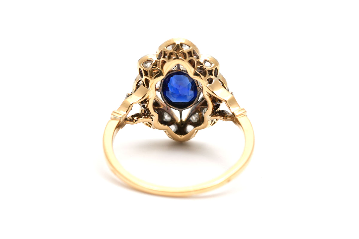 Bague Entourage en or jaune, saphir et diamants