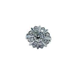 Entourage Ring in white gold, platinum, and diamonds