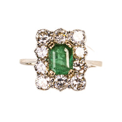 Entourage Ring with Emeralds and Diamonds in White Gold and Platinum