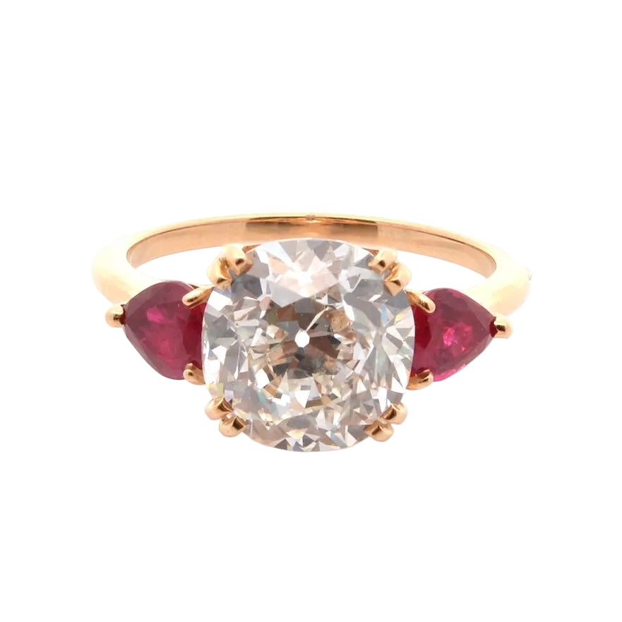 3.72-carat G/VS2 diamond and Ruby ring