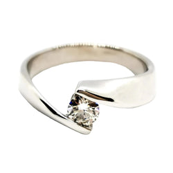 Bague Solitaire en or blanc et diamant