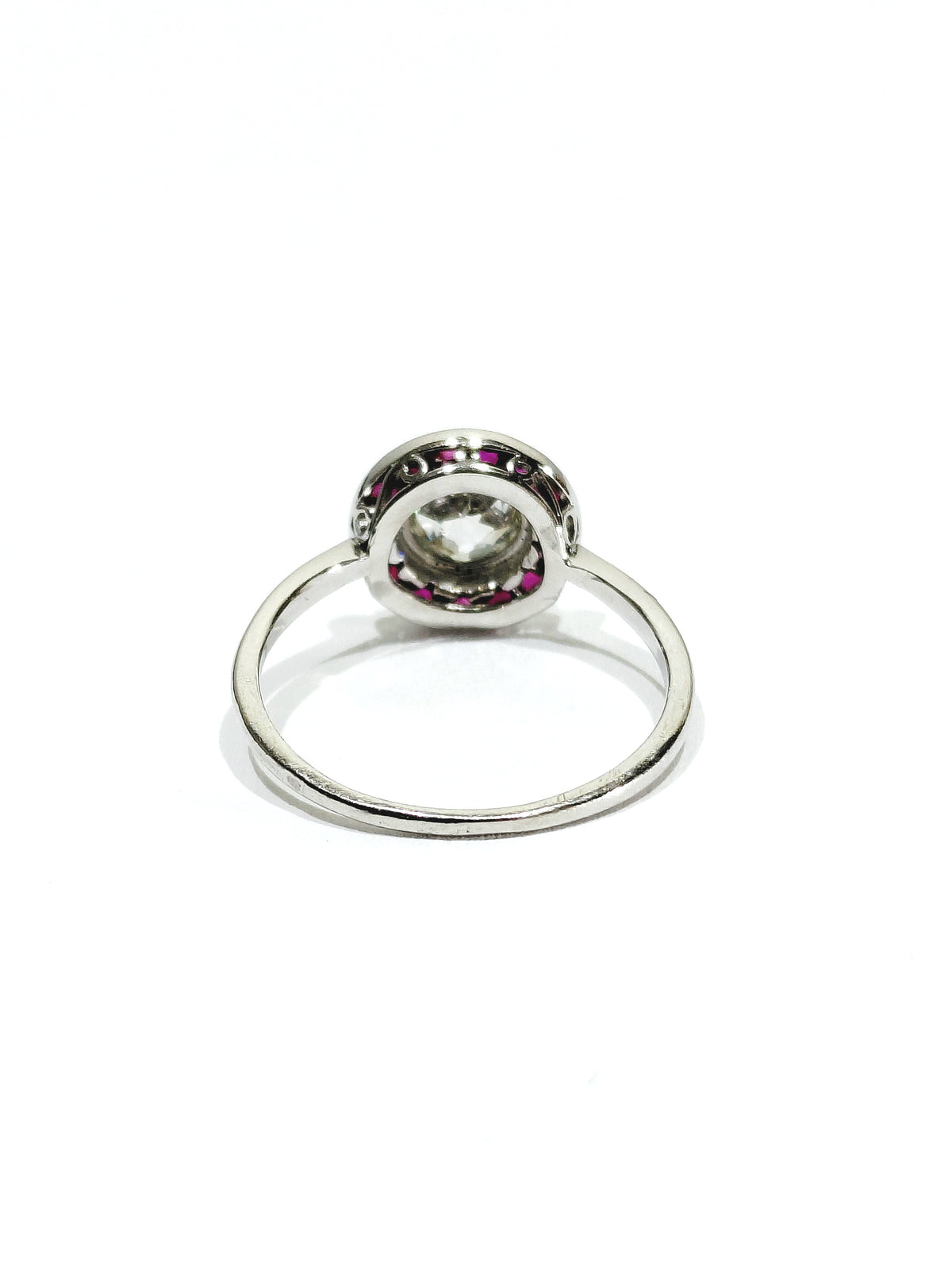 Bague Cible en platine, rubis, et diamants