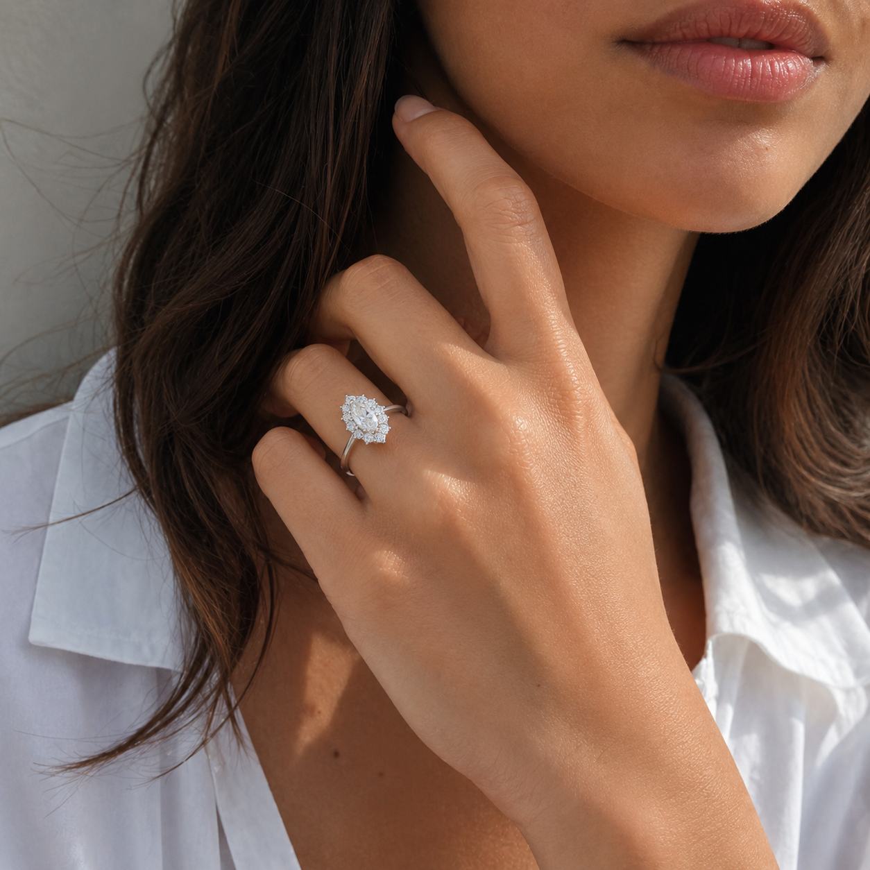 Marquise Ring in White Gold and Diamonds