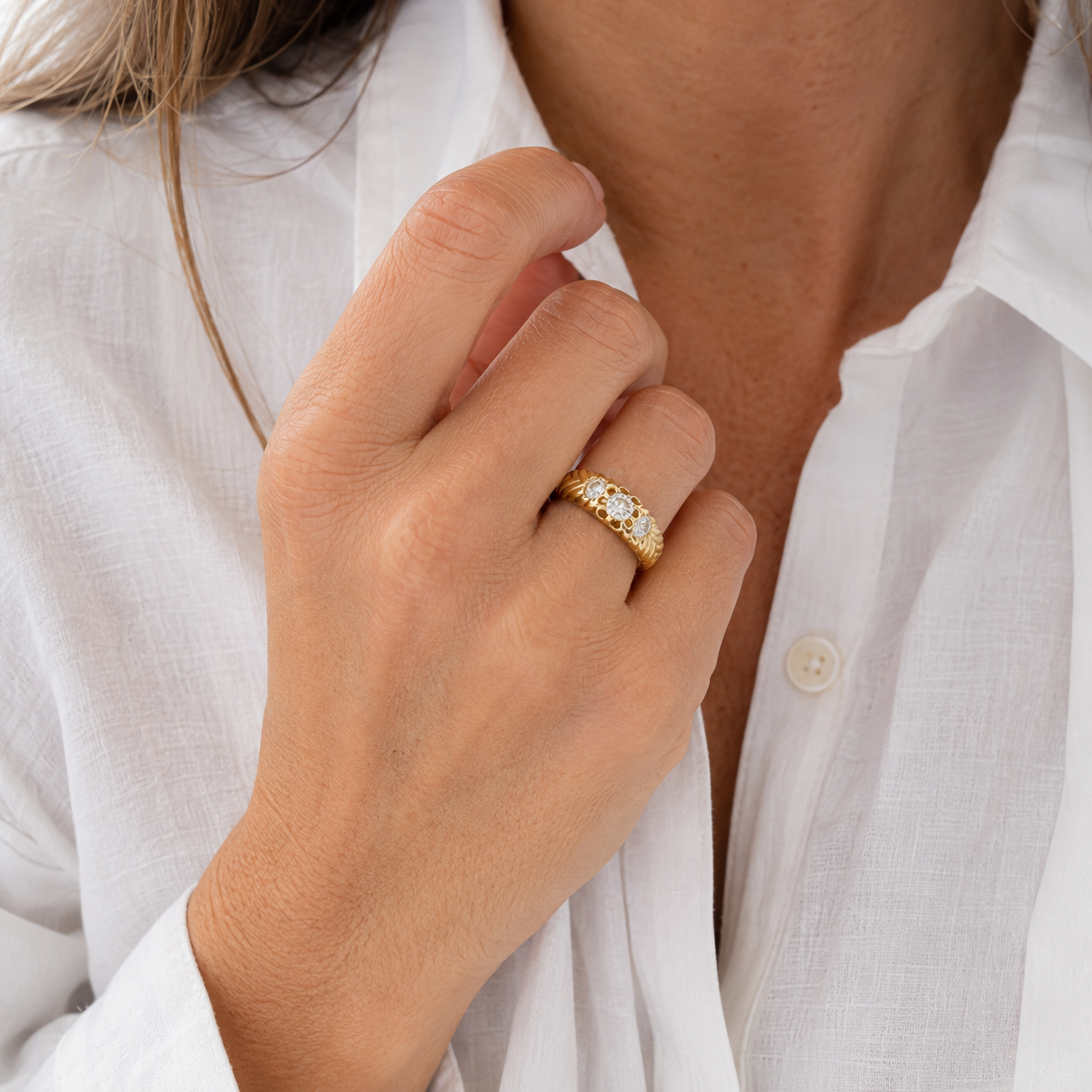 Trilogy Ring in Yellow Gold and Diamonds