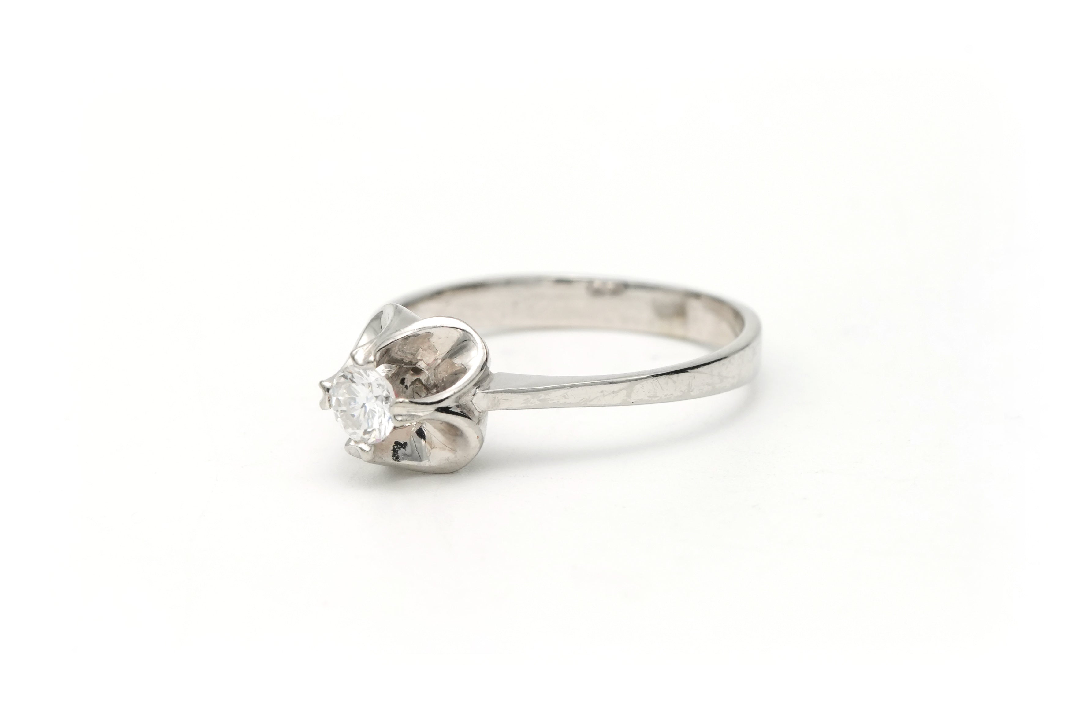Bague Solitaire en or blanc et diamant