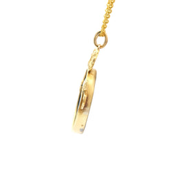 Yellow gold pendant with a cameo