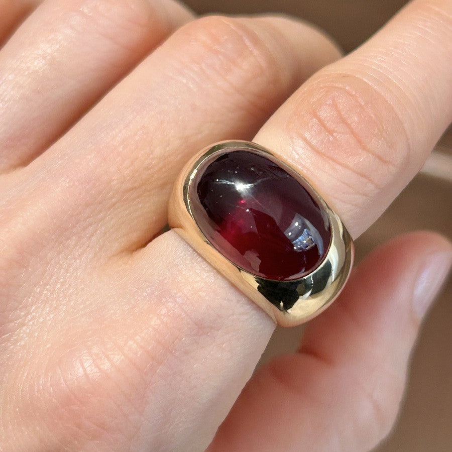 Bague Dôme POMELLATO en or jaune et grenat