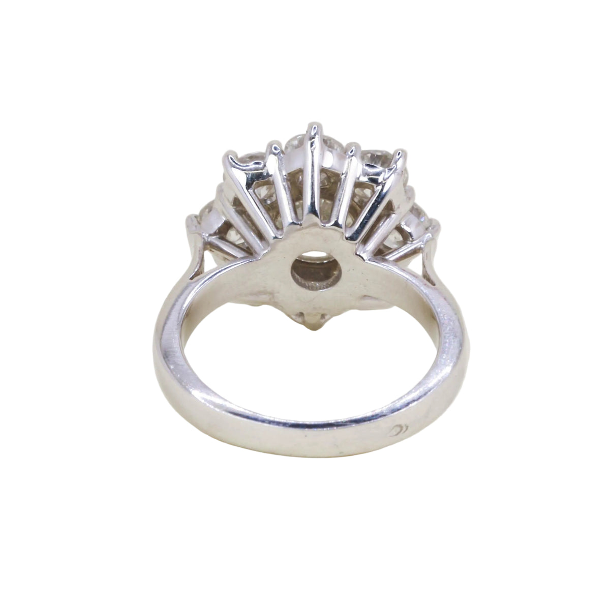 Marguerite Ring in White Gold and Diamonds