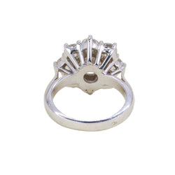Marguerite Ring in White Gold and Diamonds