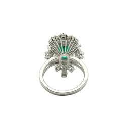 Entourage Ring in white gold, Emerald, and Diamonds