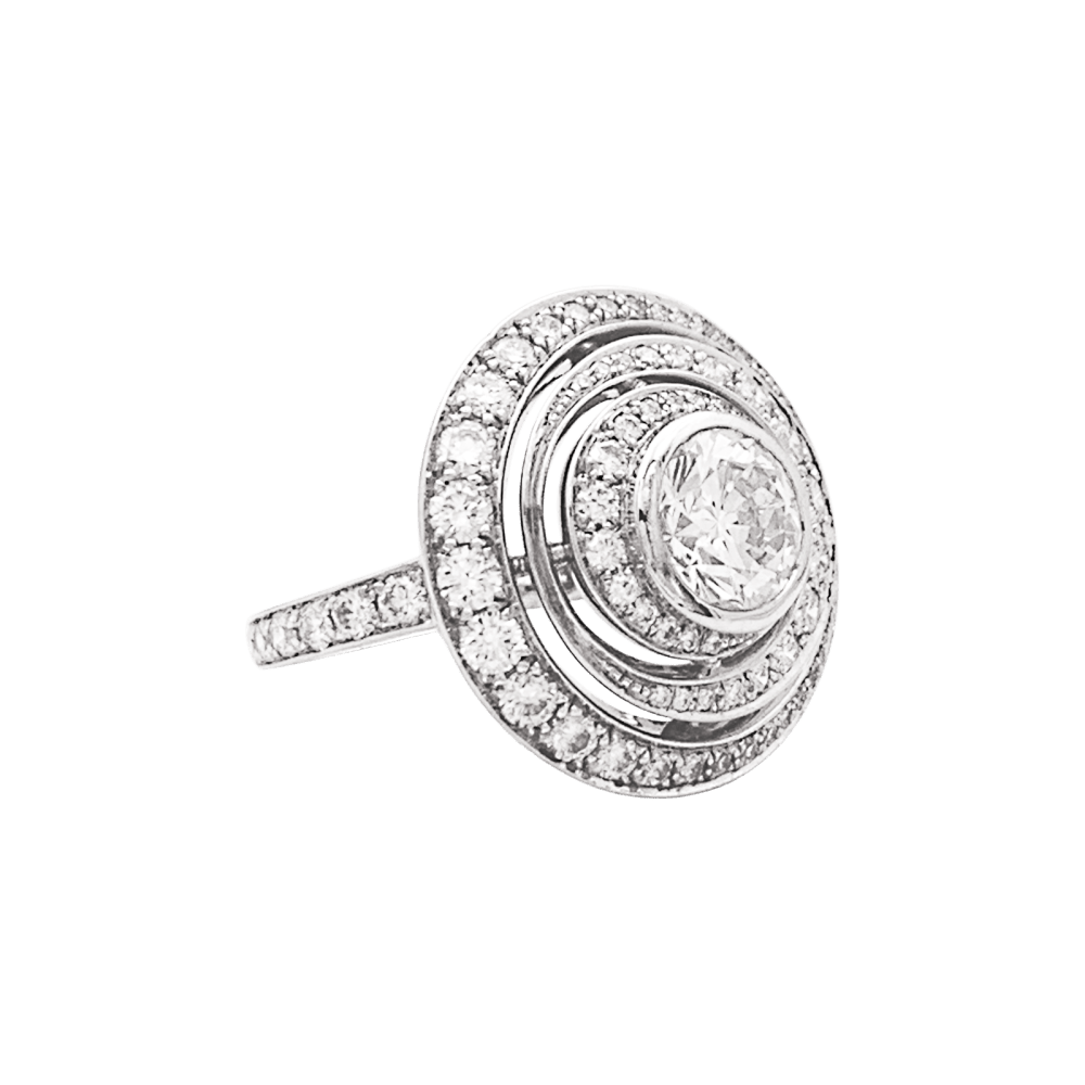 Bague Boucheron, "Idylle", or blanc et diamants.