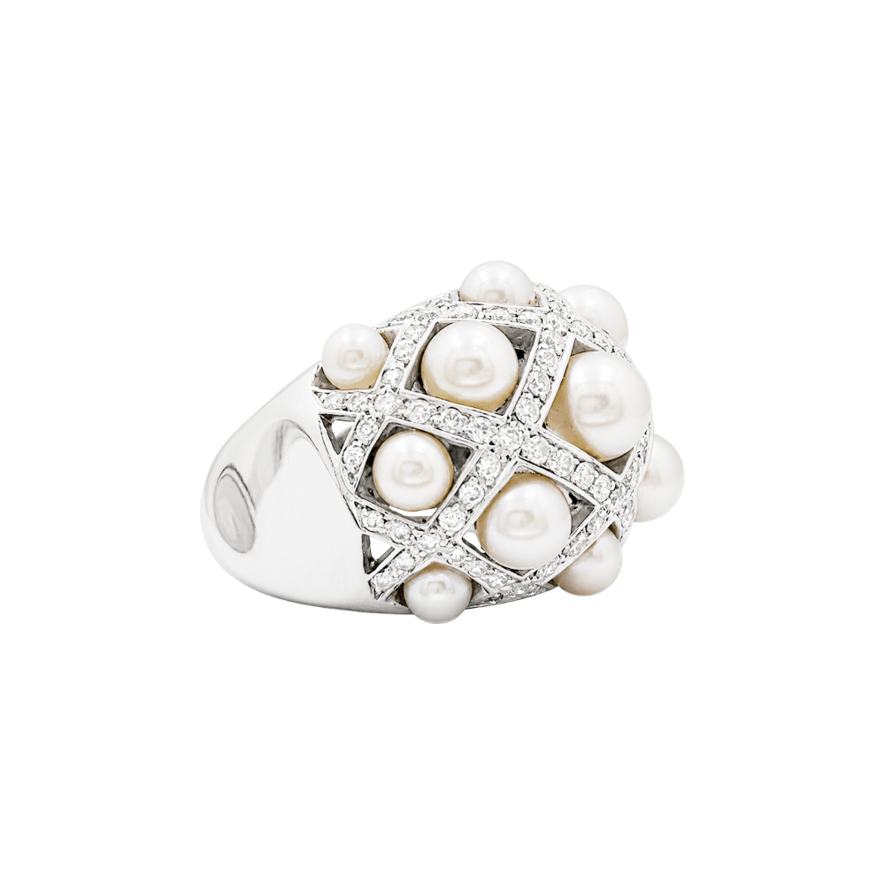 Ring CHANEL, "Baroque", white gold, diamonds.