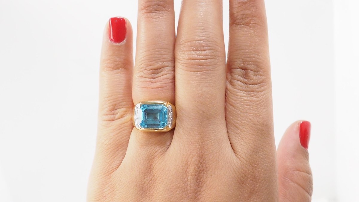 Yellow Gold Signet Ring with Topaz and Diamonds