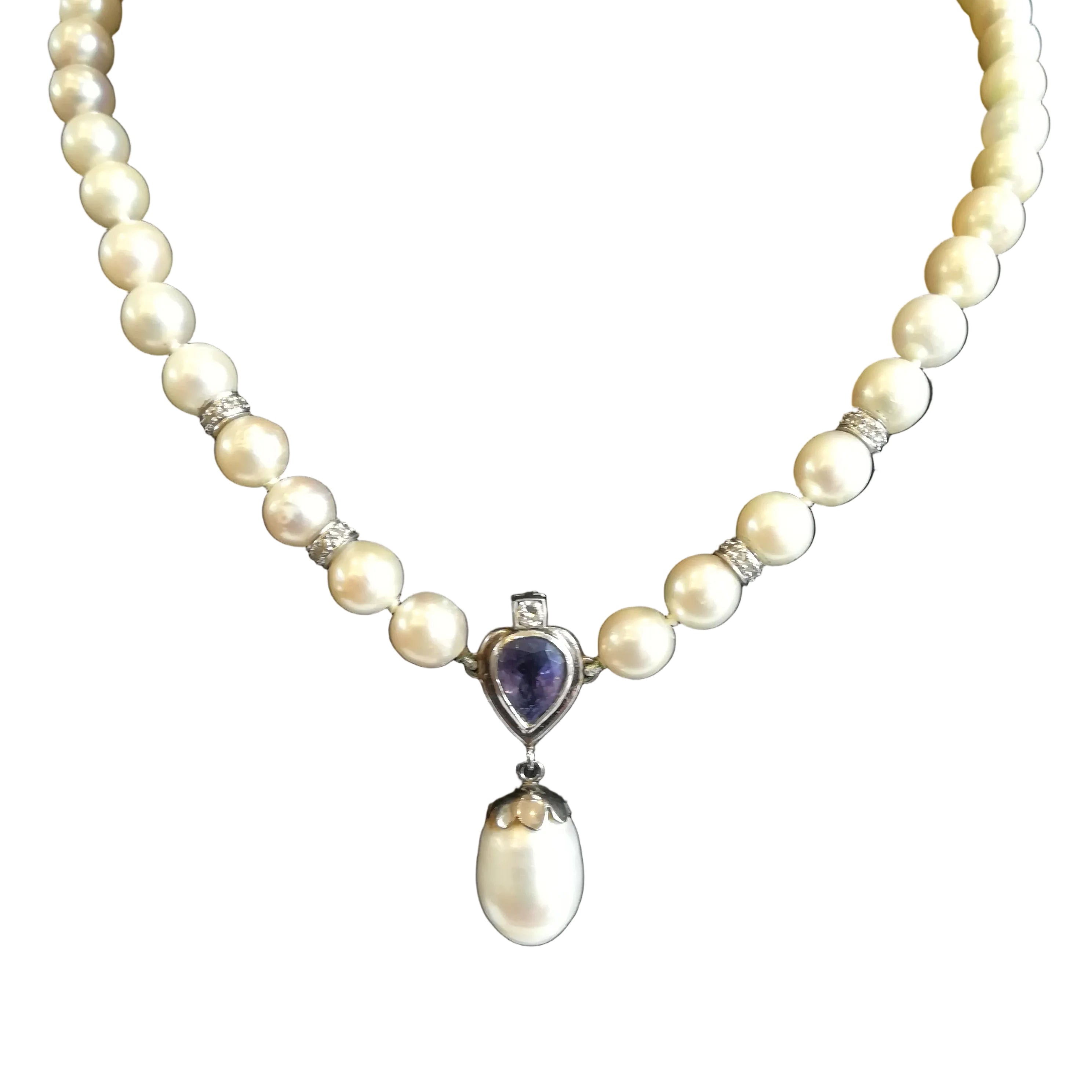 Necklace Pearls in White gold, Tanzanite and Diamonds