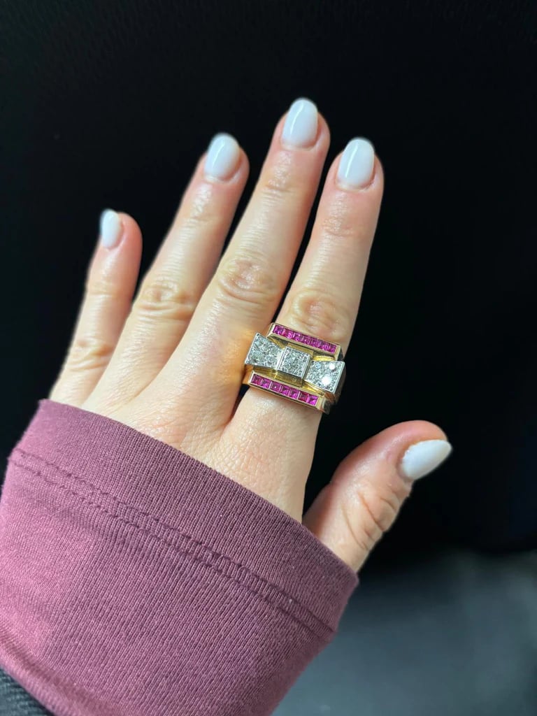 Tank Ring in yellow gold, rubies, and diamonds