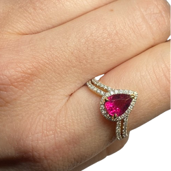 Entourage Ring in yellow gold, rubellite Tourmaline, and diamonds