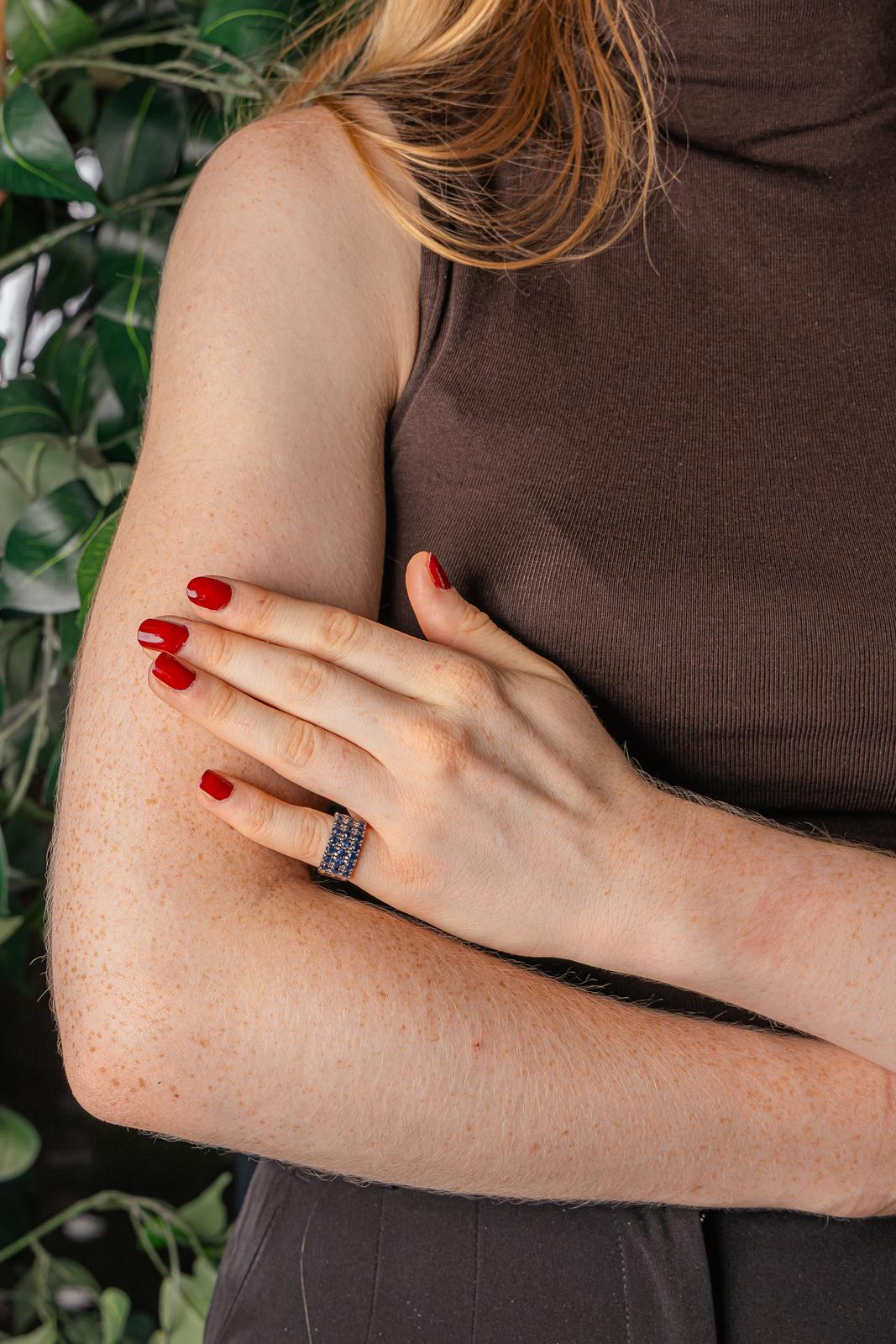 White gold Sapphire Band Ring