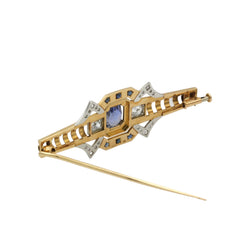 Brooch made of yellow gold, platinum, sapphires, and diamonds
