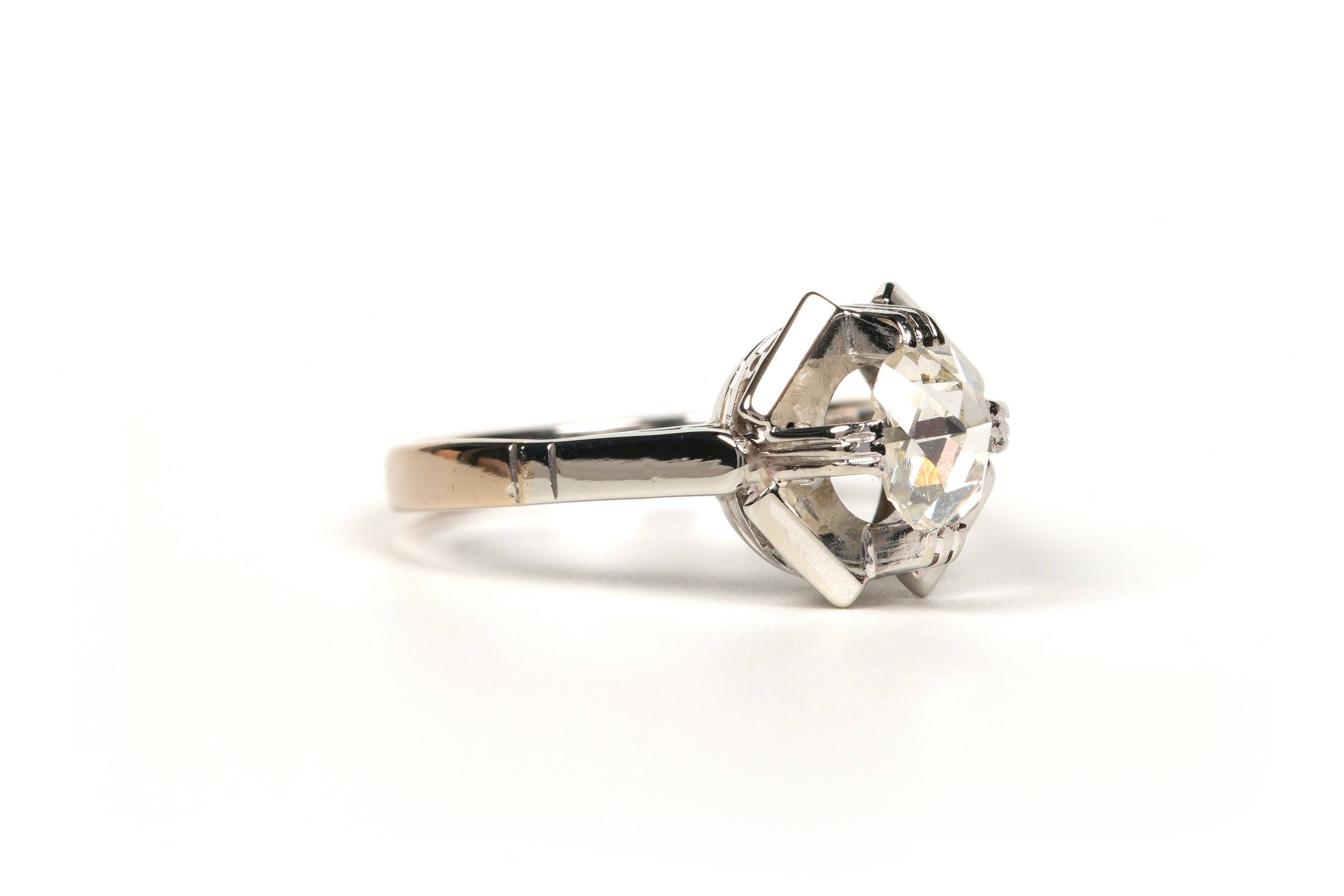 White gold and diamond Solitaire Ring