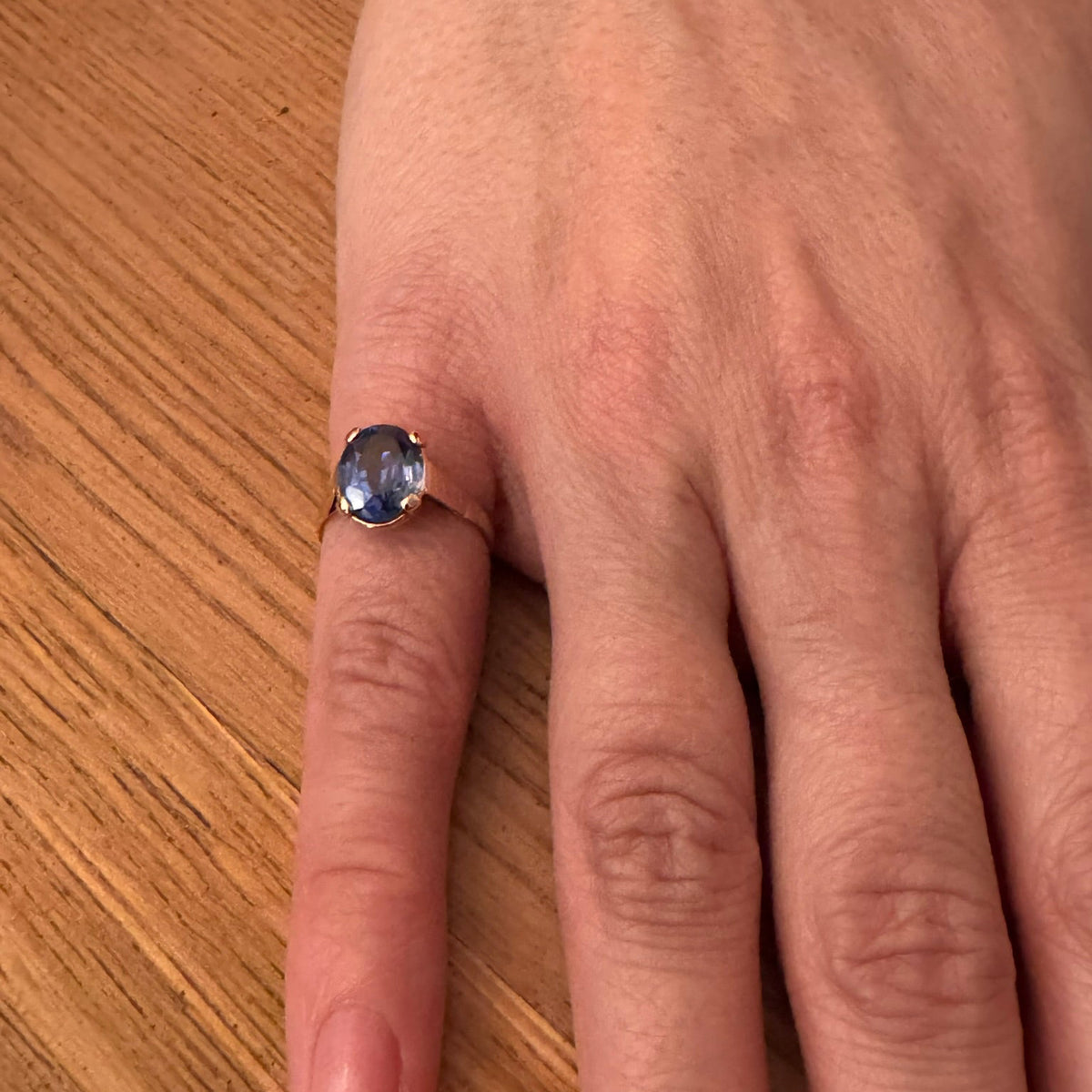 Yellow gold and Sapphire Ring