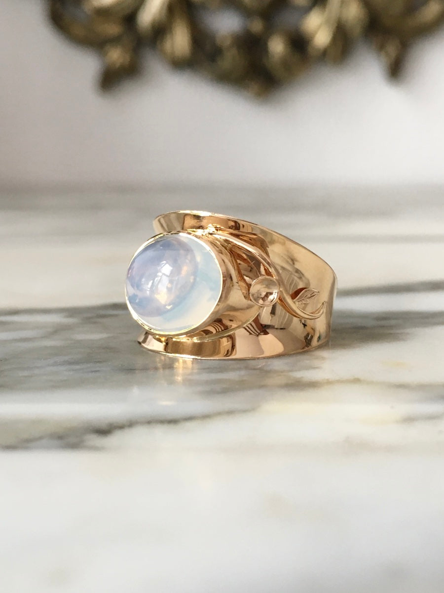 Yellow Gold Solitaire Ring with Moonstone