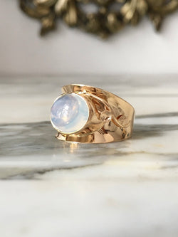 Yellow Gold Solitaire Ring with Moonstone