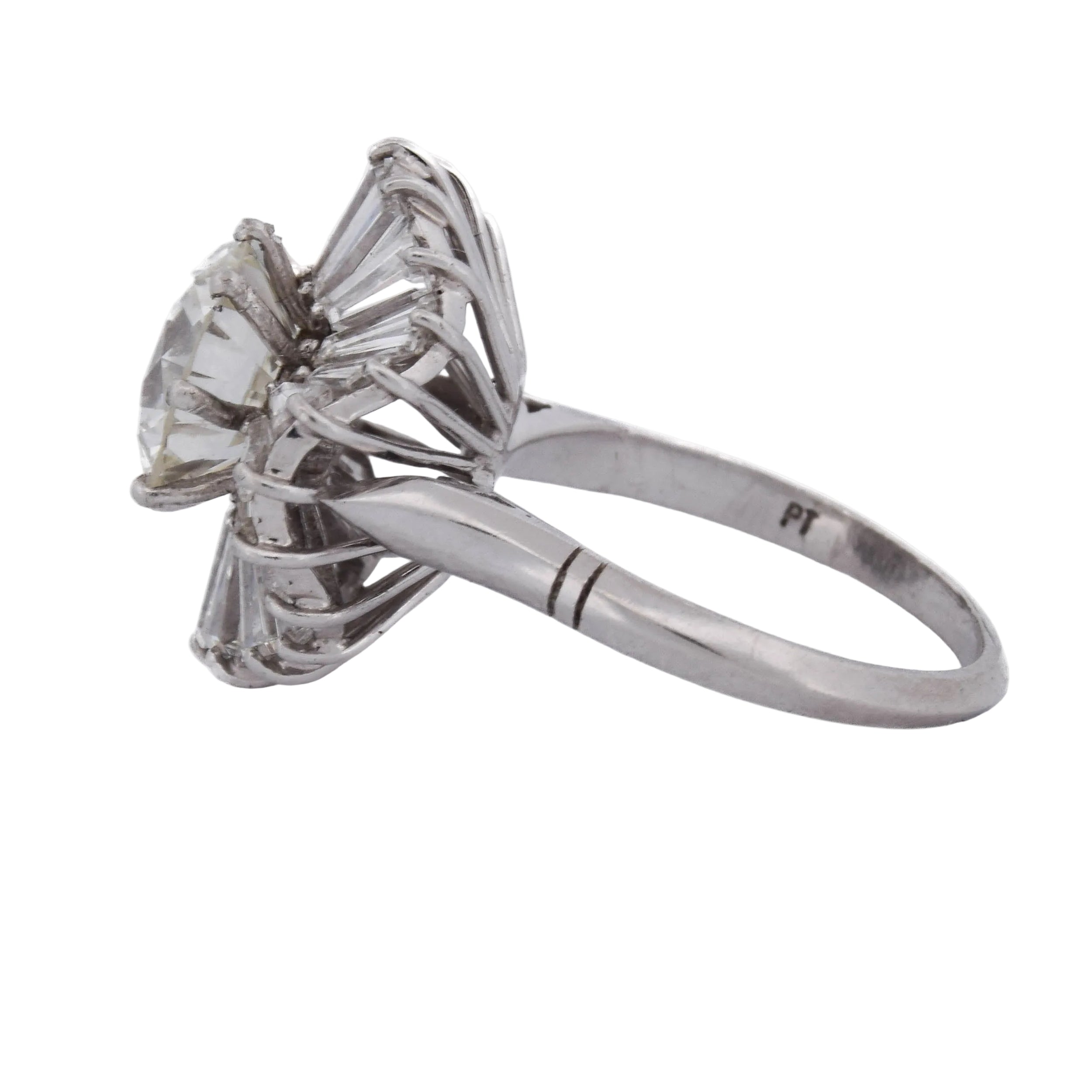 Entourage Ring in Platinum and Diamonds
