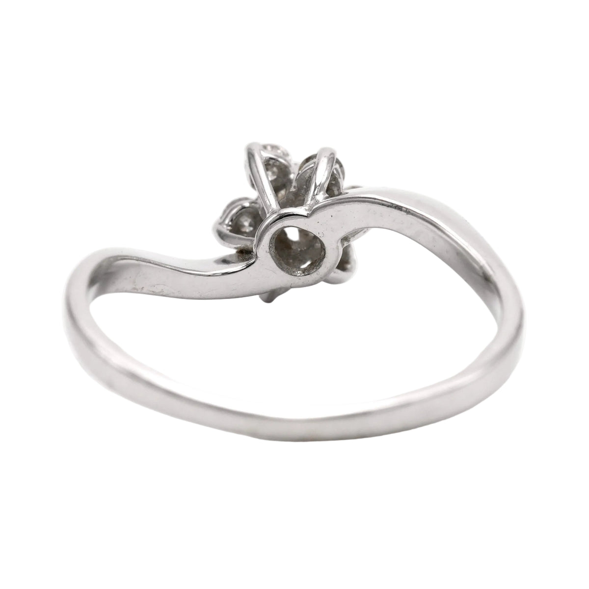 Marguerite Ring in White Gold and Diamonds