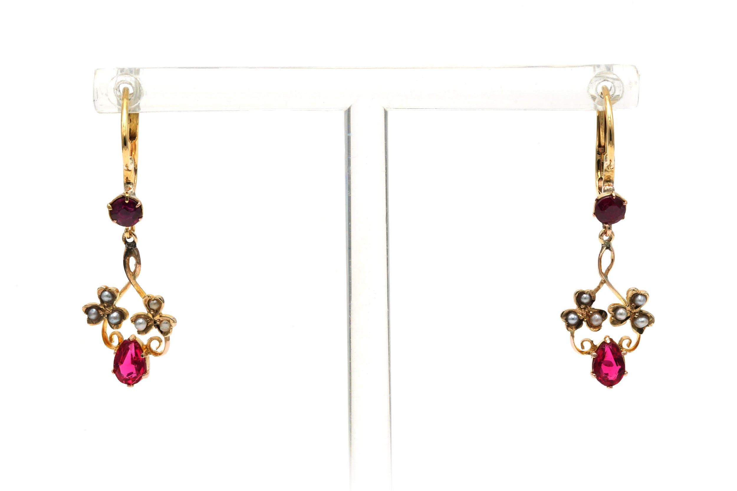 Boucles d'oreilles Dormeuses en or jaune, rubis et perles