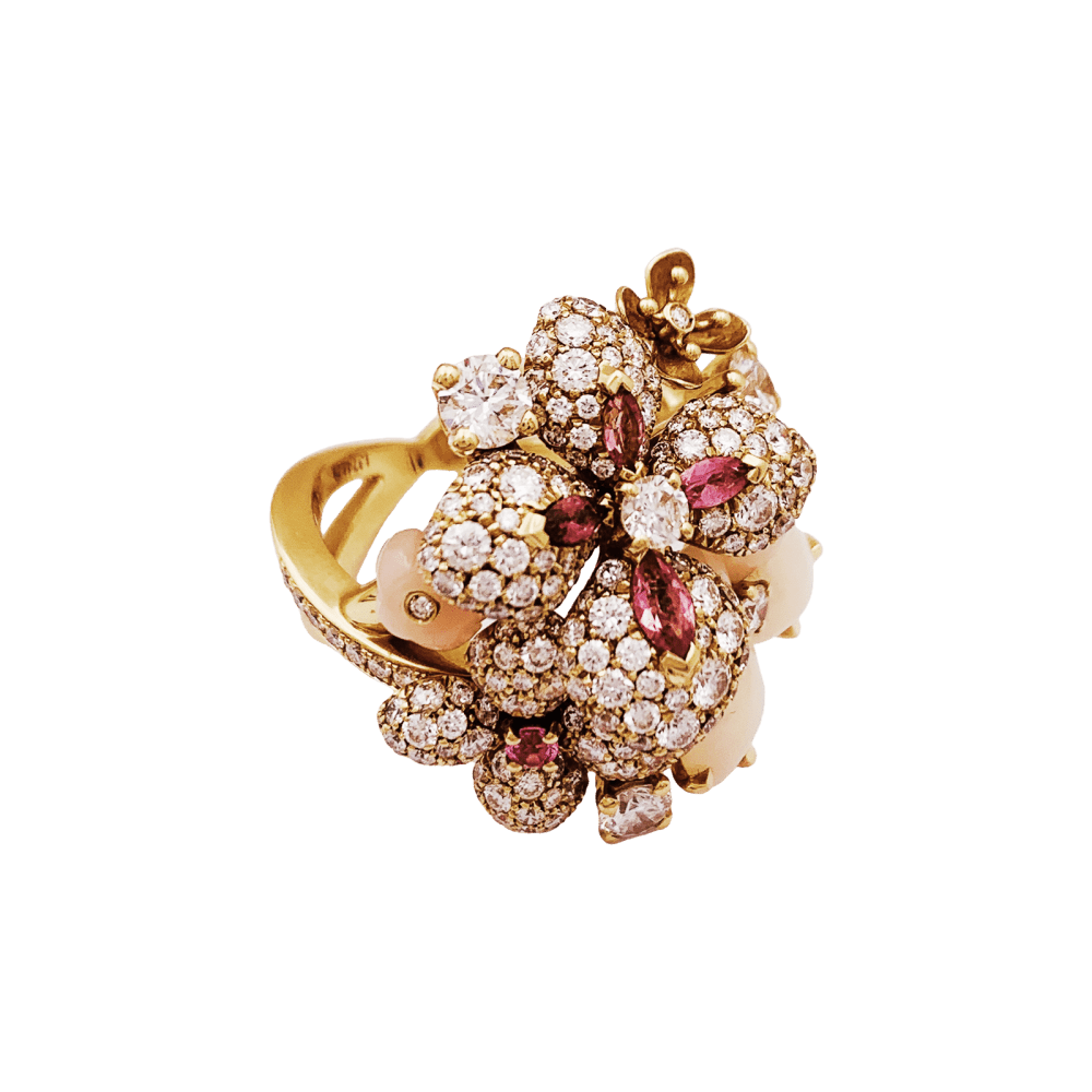 Ring Chaumet, "Hortensia Aube rosée", rose gold, diamonds, pink sapphire and pink opals.