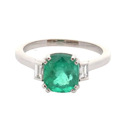 2.25-carat Emerald ring with Diamonds