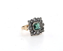 Bague Cocktail en or jaune, argent, émeraude et diamants